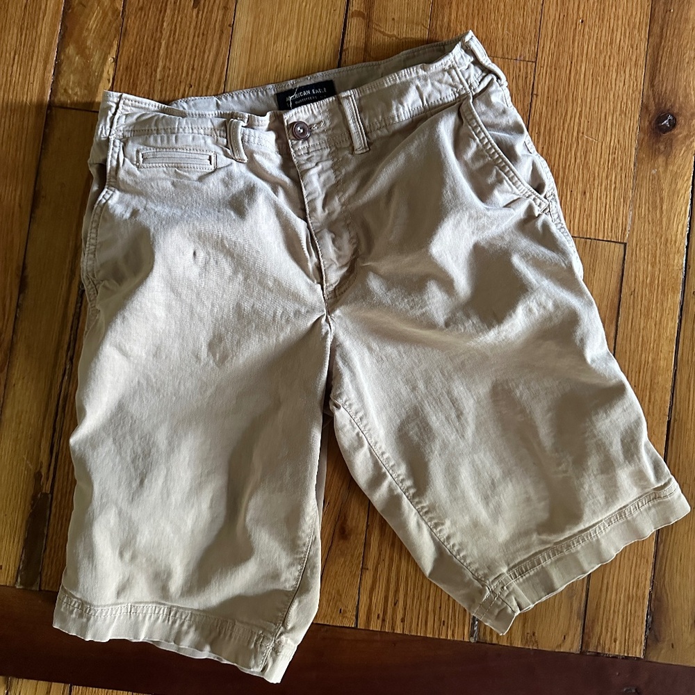 American Eagle Khaki Shorts Extreme Flex Longer Length size 30